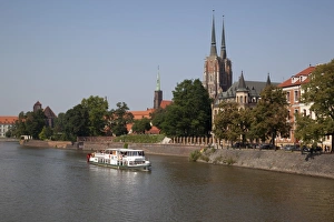 Polish Cathedral Architecture Stampe: Cathedral and River Odra (River Oder), Old Town, Wroclaw, Silesia, Poland, Europe