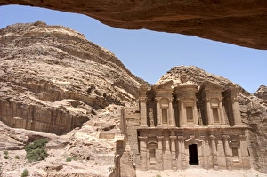 Petra Monastery Stampe: Cave view of the Monastery