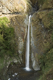 Colorful Natural World Images Stampe: Cloud Dragon Waterfall