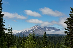 US National Landmarks Stampe: Cloud over Mount St. Helens, part of the Cascade Range, Pacific Northwest region