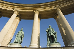 Heroes Square Budapest Stampe: Colonnade, Heroes Square