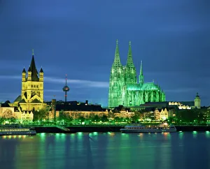 Paese Stampe: La Cattedrale di Domm e il fiume Reno