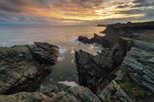 UK Coastal Landscapes Stampe: Dramatic cliffs of the Anglesey Coast, Anglesey, North Wales, United Kingdom, Europe