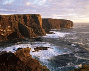 Colorful Rock Formations Europe Stampe: Eshaness Cliffs and lighthouse