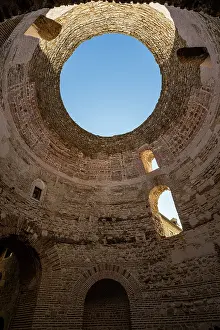 Croazia Stampe: Esplorando le antiche cantine del Palazzo di Diocleziano a Spalato