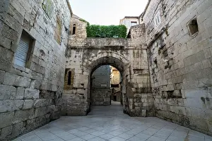 Dividere Stampe: Esplorando il Palazzo di Diocleziano a Spalato