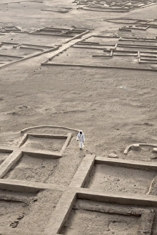 Archaeological Site In Africa Stampe: The grounds surrounding the 3
