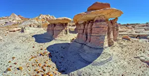Unique Rock Formations USA Stampe: Three hoodoos in a triangular formation in Devils Playground called the Unholy Trinity