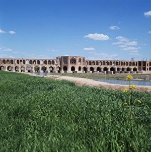 Middle Eastern Architecture Styles Stampe: Khadju Bridge