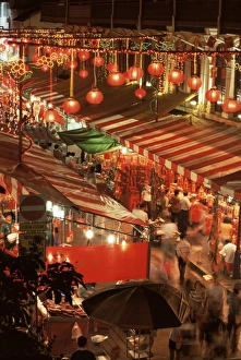 Contemporary Cityscape View Stampe: Lanterns and stalls