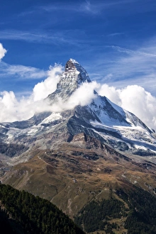 Svizzera Stampe: Monte Cervino circondato da nuvole, Zermatt, Cantone dei Grigioni e Alpi Penne Svizzere