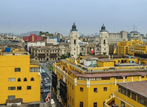 Peruvian Architecture Photos Stampe: Old Town and Cathedral, elevated view, Lima, Peru, South America