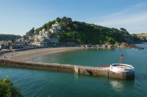 Torre e faro di Pier la spiaggia Looe Cornovaglia Regno Unito Europa