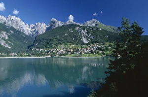 Reflections In Water Photography Stampe: Reflections in lake