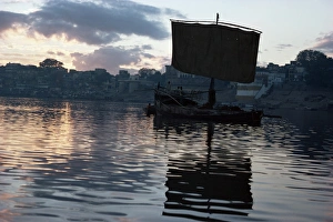 River Ganges India Stampe: Sunset over the River Ganges