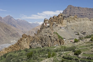 Himachal Pradesh Scenery Stampe: View from afar of Dhankar monastery