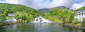 Norway Waterfalls Stampe: View of Hellesylt waterfall in Hellesylt