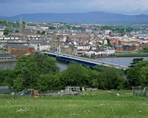 Contea Di Londonderry Stampe: Vista su Derry del Nord