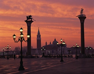 Venice Cityscape At Dawn Stampe: View across St