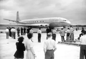 Volo Stampe: Prima apparizione del prototipo DH Comet 1.