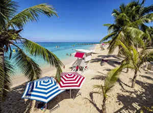 Atlantic Ocean Shoreline Photos Stampe: Doctors Cave Beach, elevated view, Montego Bay, Saint James Parish, Jamaica
