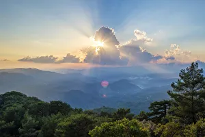 Immagini Correlate Stampe: Tramonto drammatico sulla catena montuosa di Troodos