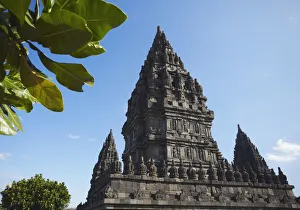 Prambanan Temple Stampe: Temple at Prambanan complex, Java, Indonesia