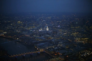 Nighttime Cityscape Stampe: RTR3CAT6