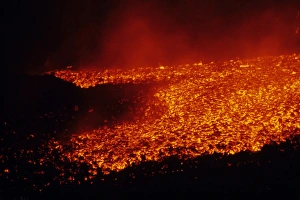 Iceland Volcanic Eruption Stampe: Active lava flow, Eldfell Volcano, Heimaey, Westmann Isles, Iceland, 1973