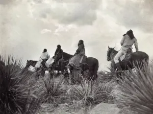 Vintage Indian Images Stampe: APACHE ON HORSEBACK, c1906. Before the storm