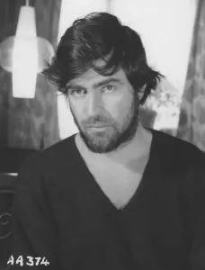 Bathsheba Everdine (Julie Christie), Una Giovane Donna Volitiva E Civettuola, Eredita Inaspettatamente Una Grande Fattoria E Si Lega Sentimentalmente A Tre Uomini Molto Diversi Tra Loro. Stampe: Lontano Dalle Turbine della Folla.
