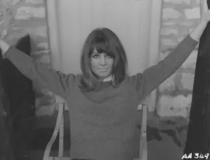 Stampe di Un ritratto pubblicitario di Julie Christie per Far From The Madding Crowd Una Galleria Dedicata A Una Delle Icone Della "swinging London" Degli Anni '60 E Attrice Pluripremiata. Stampe: Lontano Dalle Turbine della Folla.