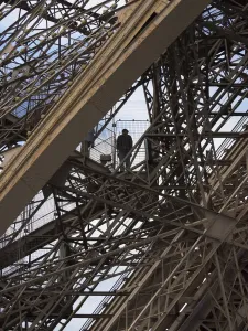 Paris Eiffel Tower Stampe: Climbing the Eiffel Tower