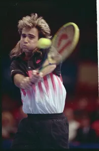 Andre Agassi Tennis Stampe: Andre Agassi Making Return