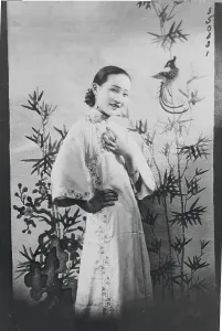 Female Athlete Portraits Stampe: Female Dare Devil E. E. Dick Posing