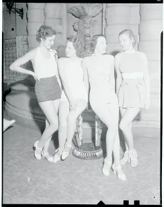 Vintage Swimwear Designs Stampe: Models Modeling Bathing Suits