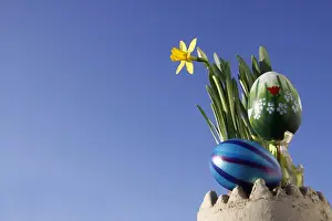 Easter Sunday Traditions Stampe: Easter decorations, daffodils and Easter eggs