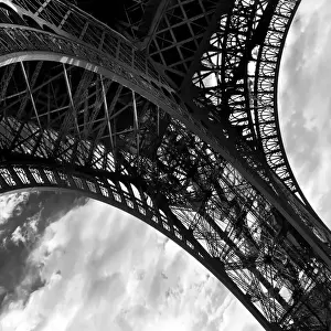 Eiffel Tower Architecture Stampe: Eiffel curves and patterns