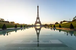Eiffel Tower Architecture Stampe: Eiffel reflection