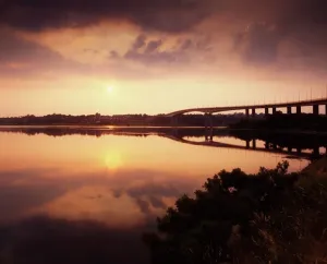 Derry Stampe: Ponte Foyle, Derry, Fiume Foyle, Contea di Derry, Irlanda.