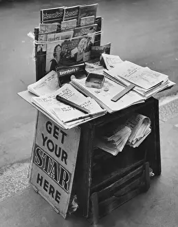 London Street Scene 1950s Stampe: Honour System