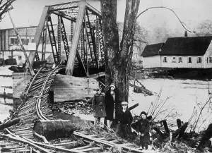 Landscape Photography USA Stampe: Mangled Bridge