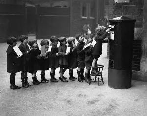 Fox Photos Getty Images Collection Stampe: Post Queue