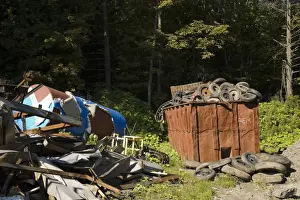 Recyclable Materials Stampe: Material for recycling