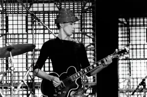 Punk Rock Legends Stampe: Devo Performing