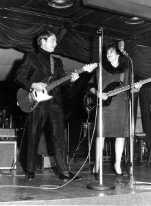 Vintage Music Performers Stampe: Willingly Performance
