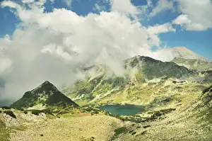 Cloudy Mountain Skies Stampe: Mountains and clouds