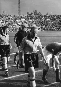 Wolverhampton Wanderers Team Stampe: Billy Wright
