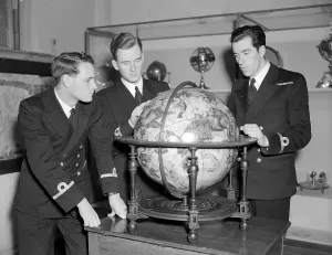 Royal Naval College Stampe: Globe Study