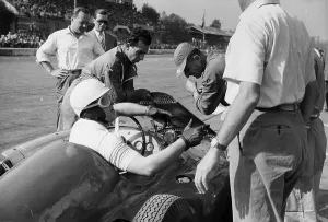 Black And White Racing Images Stampe: Pitstop